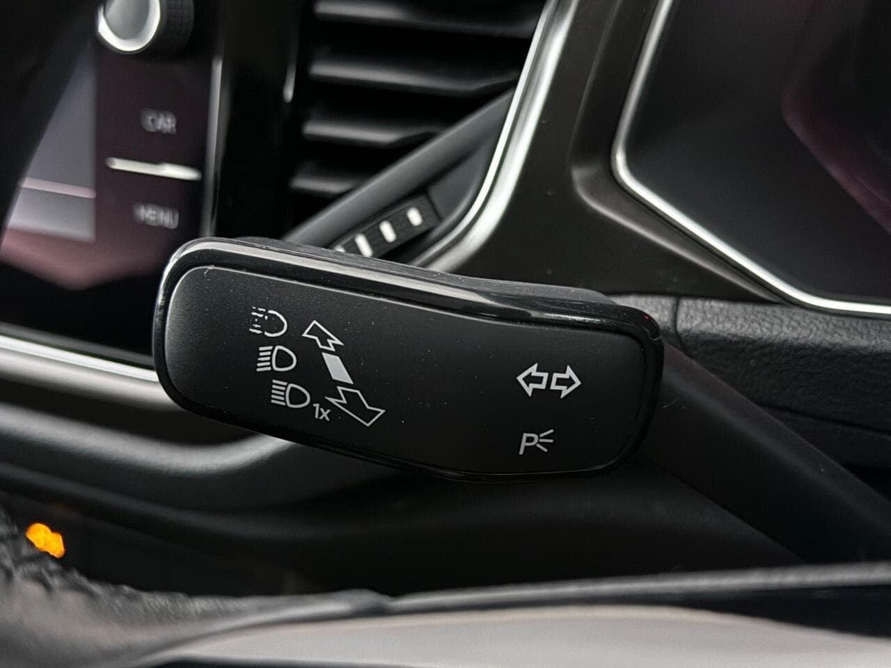 Volkswagen T-Roc thumbnail Misc Controls