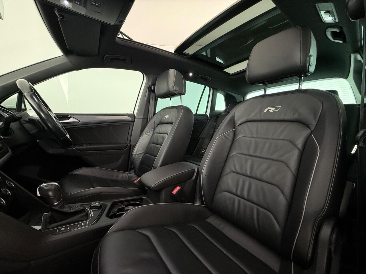 Volkswagen Tiguan thumbnail Seat Front Passenger