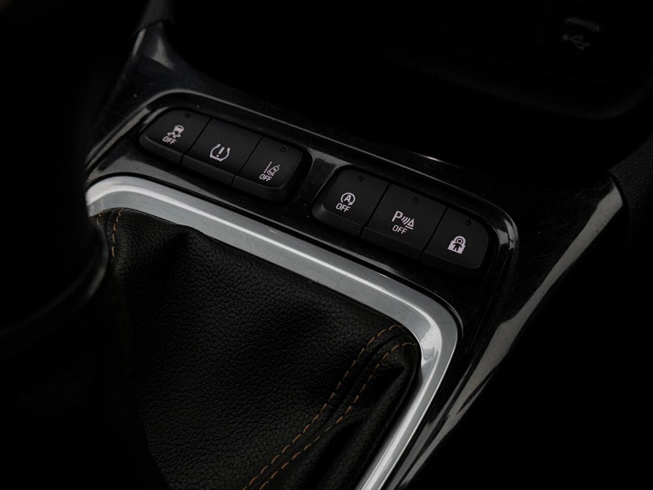 Vauxhall Crossland X thumbnail Misc Controls
