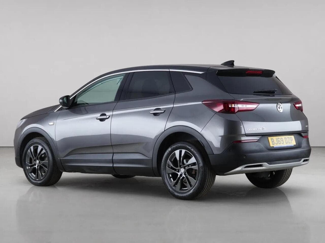 Vauxhall Grandland X thumbnail Rear Left