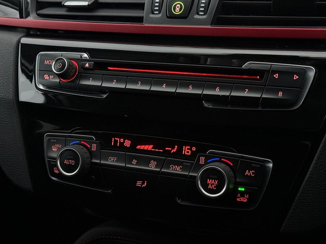 BMW X1 thumbnail Infotainment System