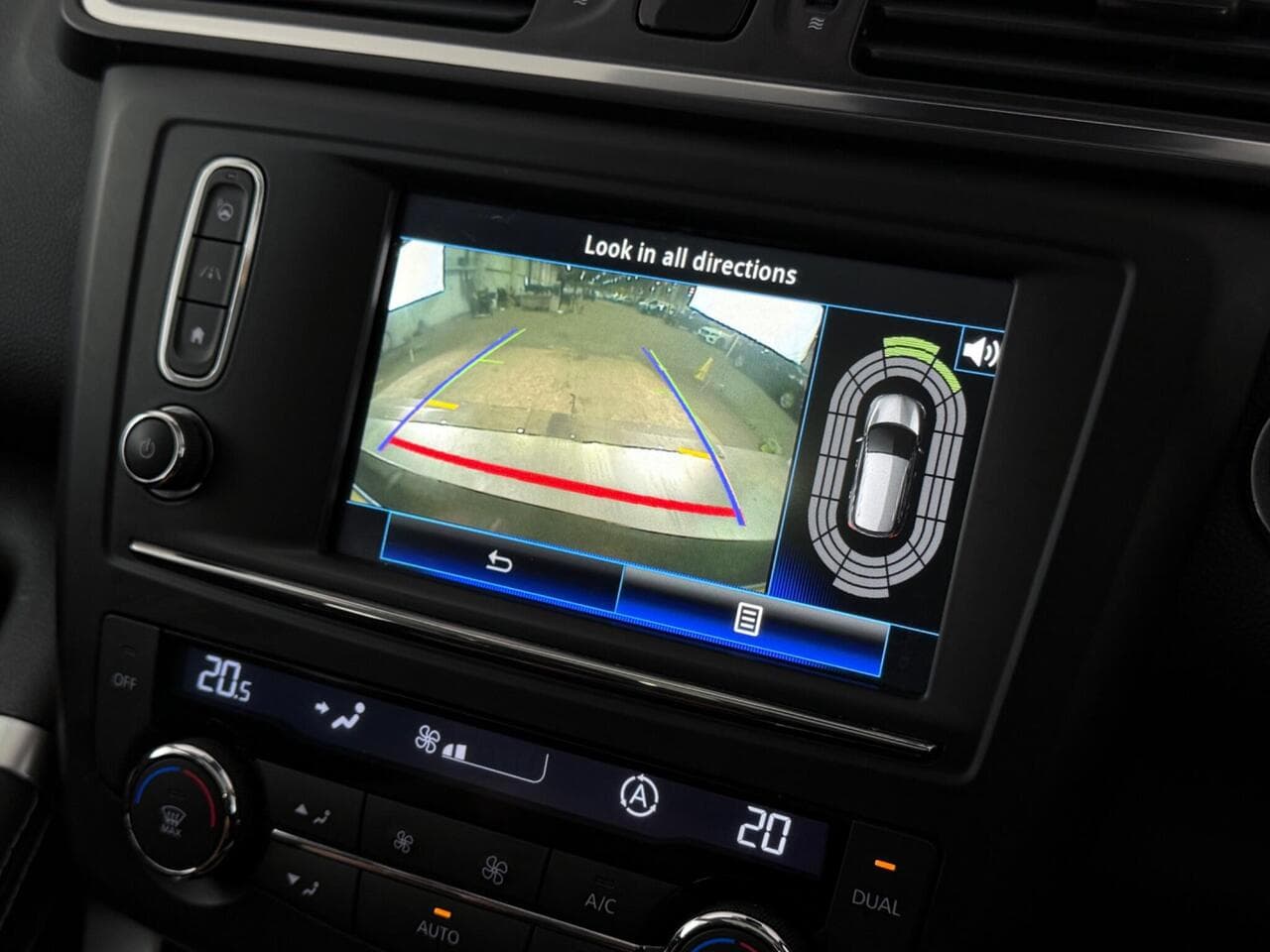 Renault Kadjar thumbnail Infotainment System