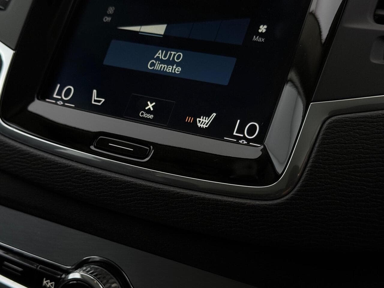 Volvo XC90 thumbnail Infotainment System