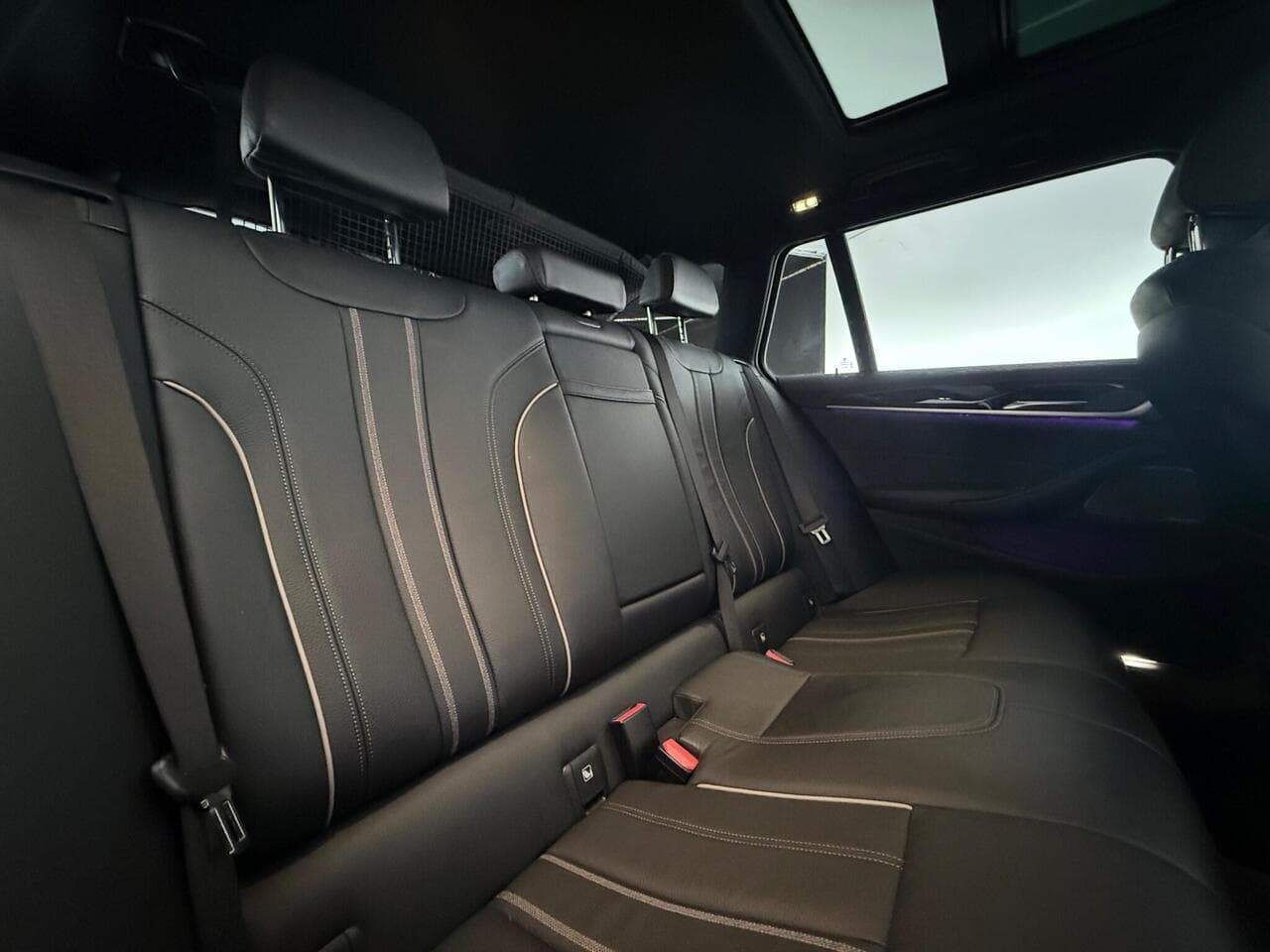 BMW 5 Series thumbnail Seats Rear