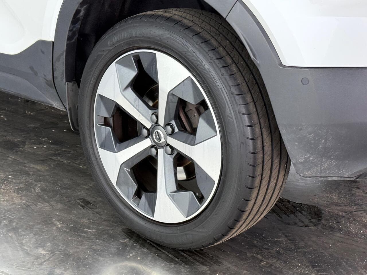 Volvo XC40 thumbnail Wheel