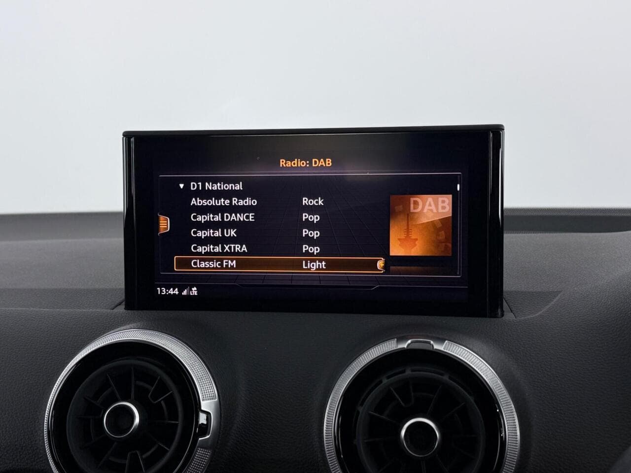 Audi Q2 thumbnail Infotainment System