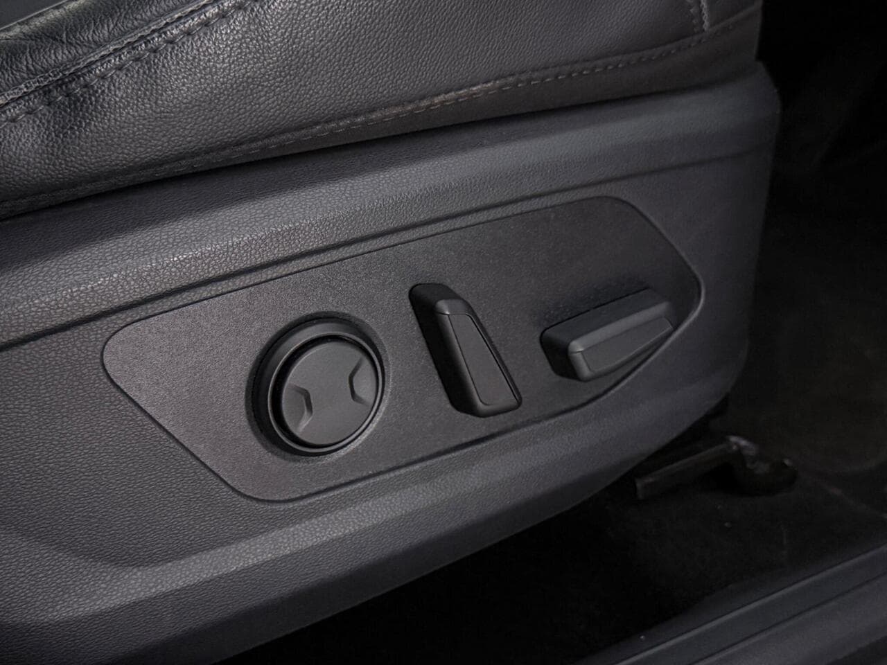Hyundai TUCSON thumbnail Misc Controls