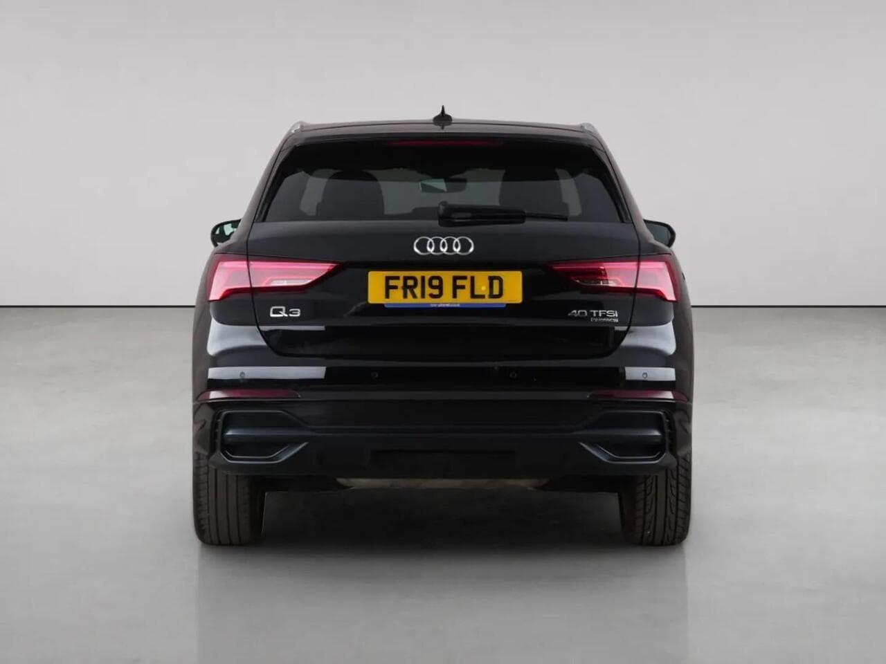Audi Q3 thumbnail Rear