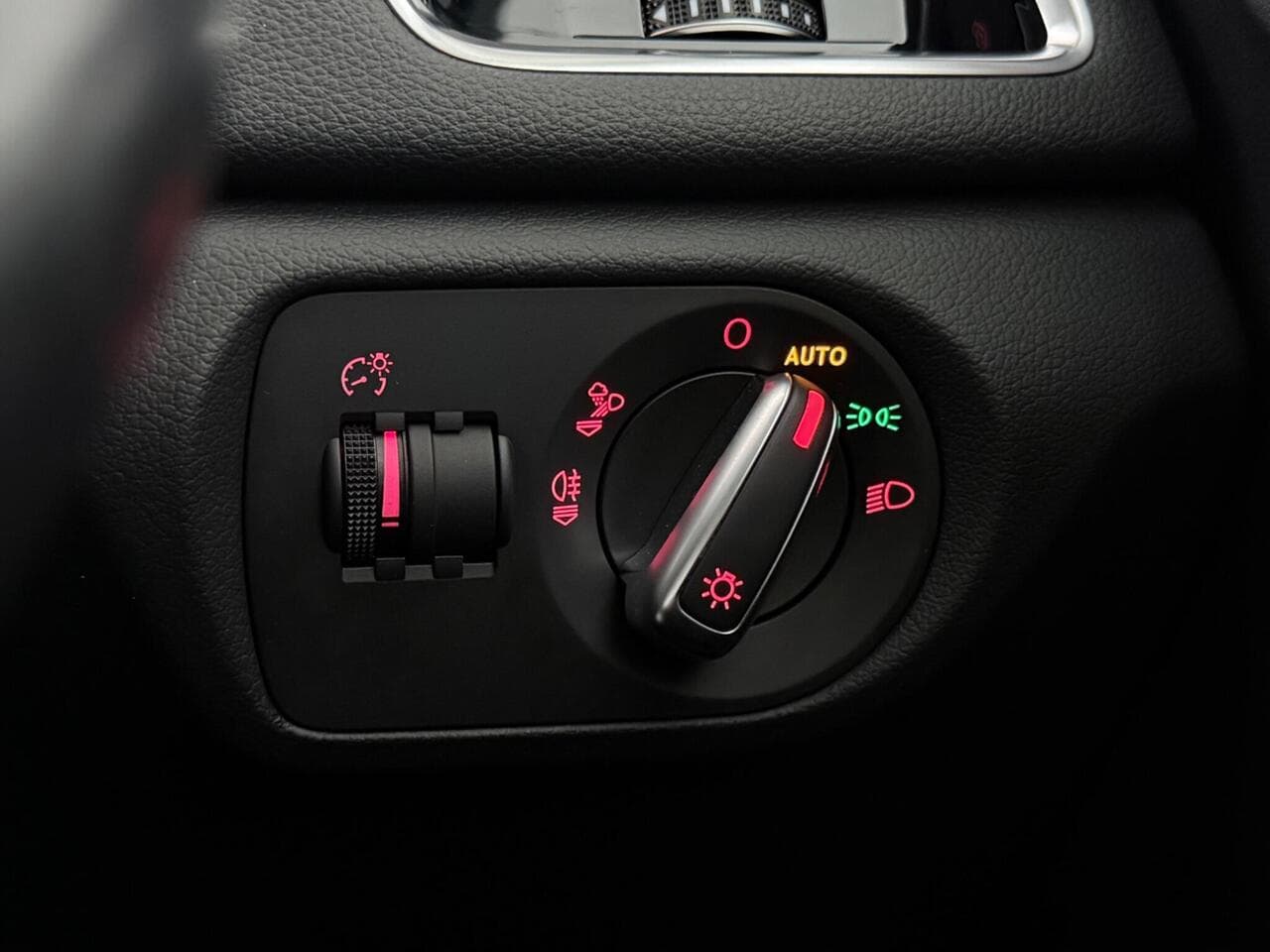 Audi Q3 thumbnail Misc Controls