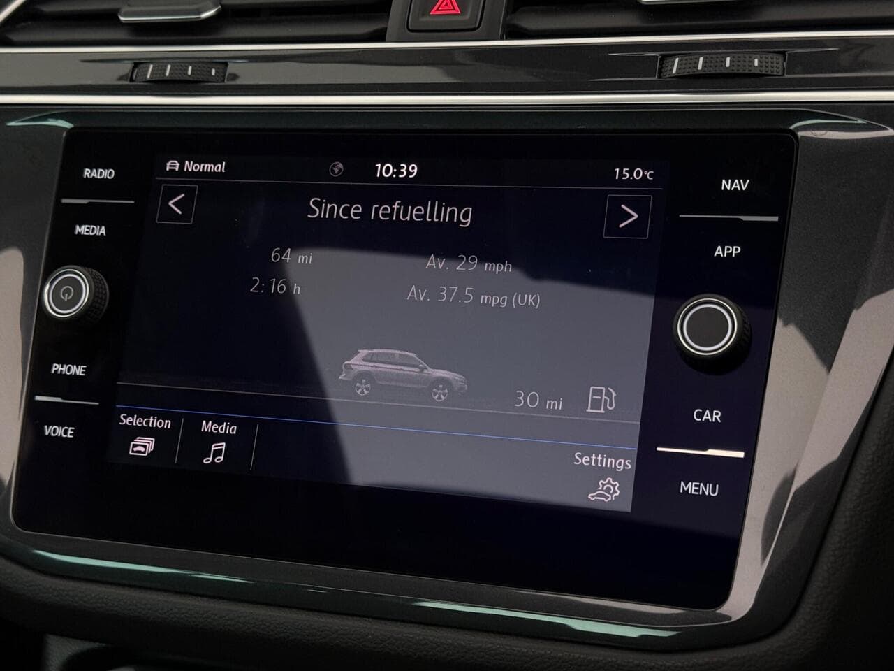 Volkswagen Tiguan thumbnail Infotainment System