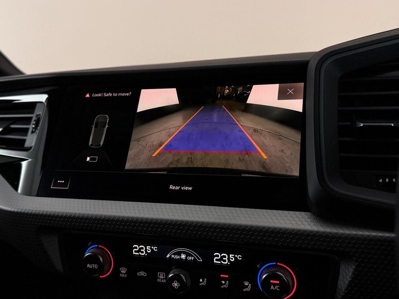 Audi A1 thumbnail Infotainment System