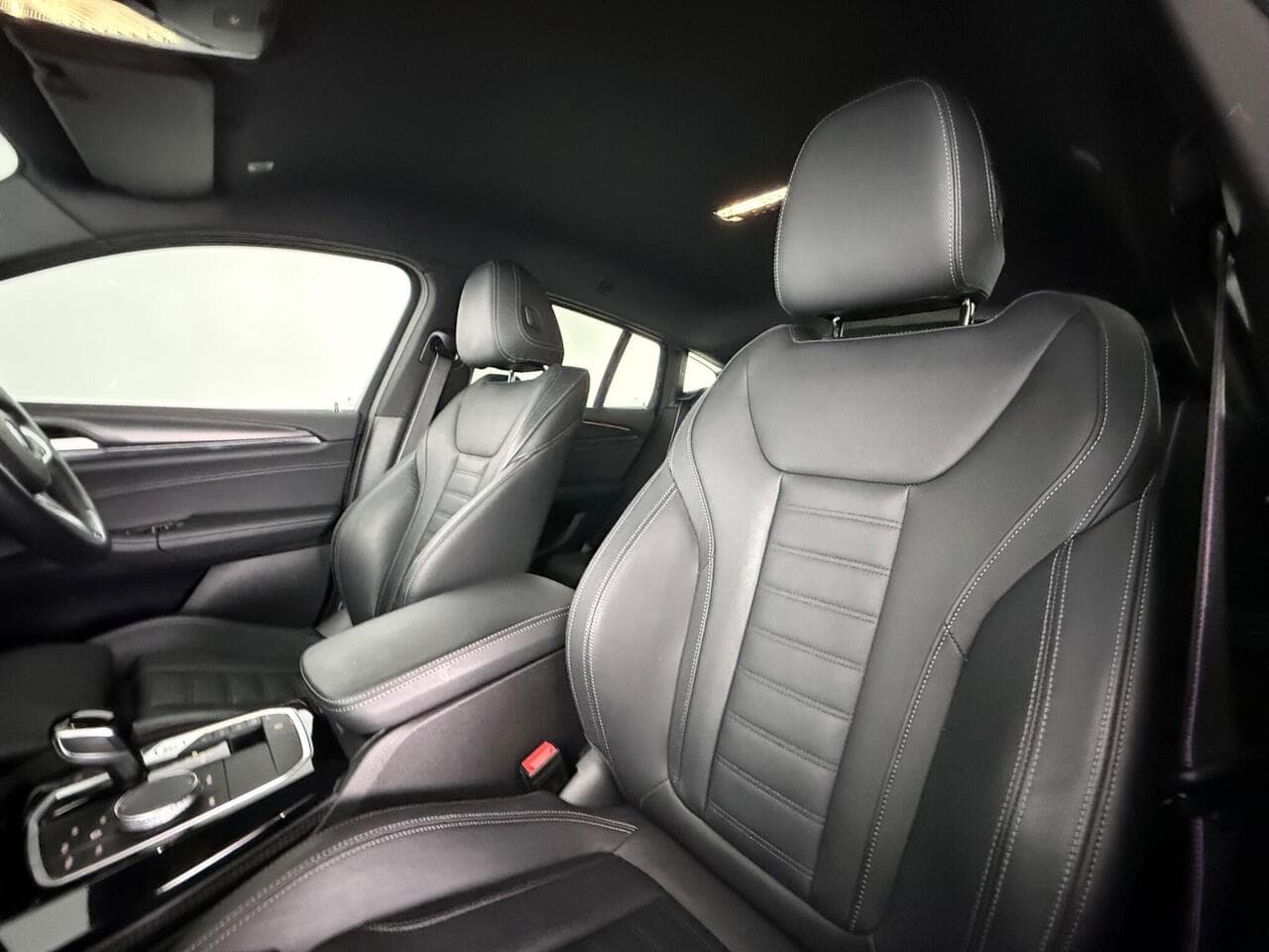 BMW X4 thumbnail Seat Front Passenger