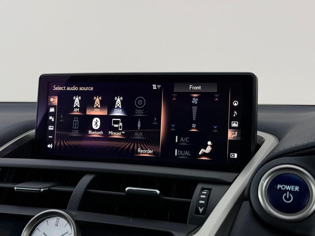 Lexus NX thumbnail Infotainment System