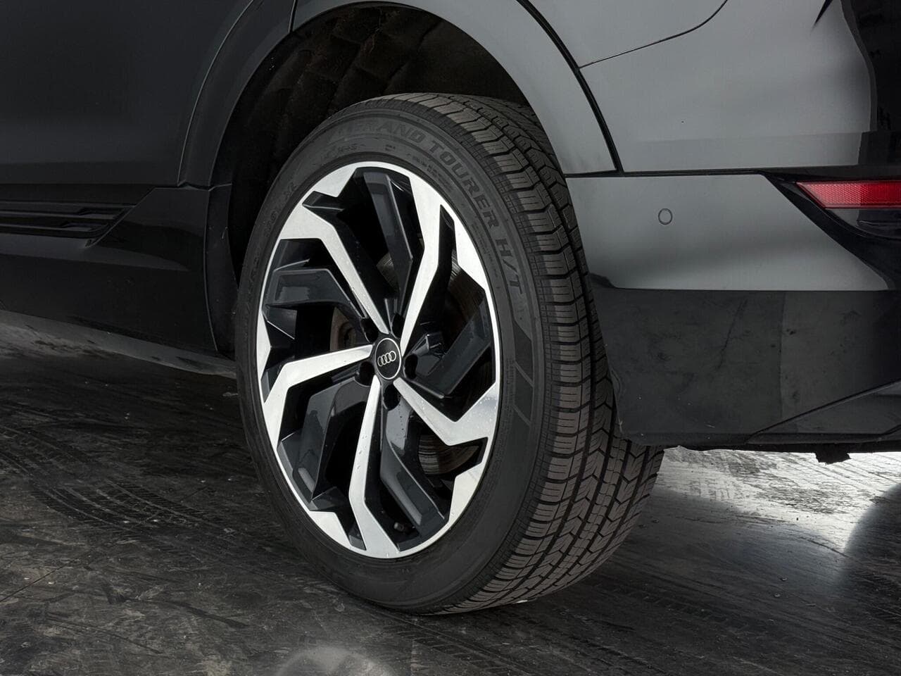 Audi e-tron thumbnail Wheel
