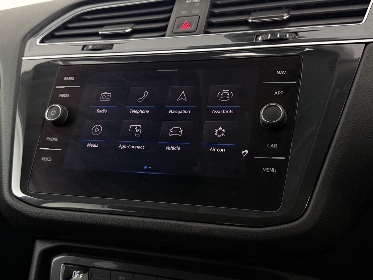 Volkswagen Tiguan Allspace thumbnail Infotainment System