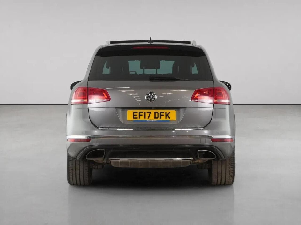 Volkswagen Touareg thumbnail Rear