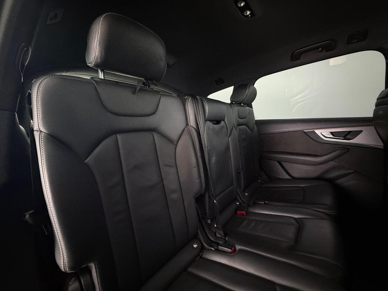 Audi Q7 thumbnail Seats Rear