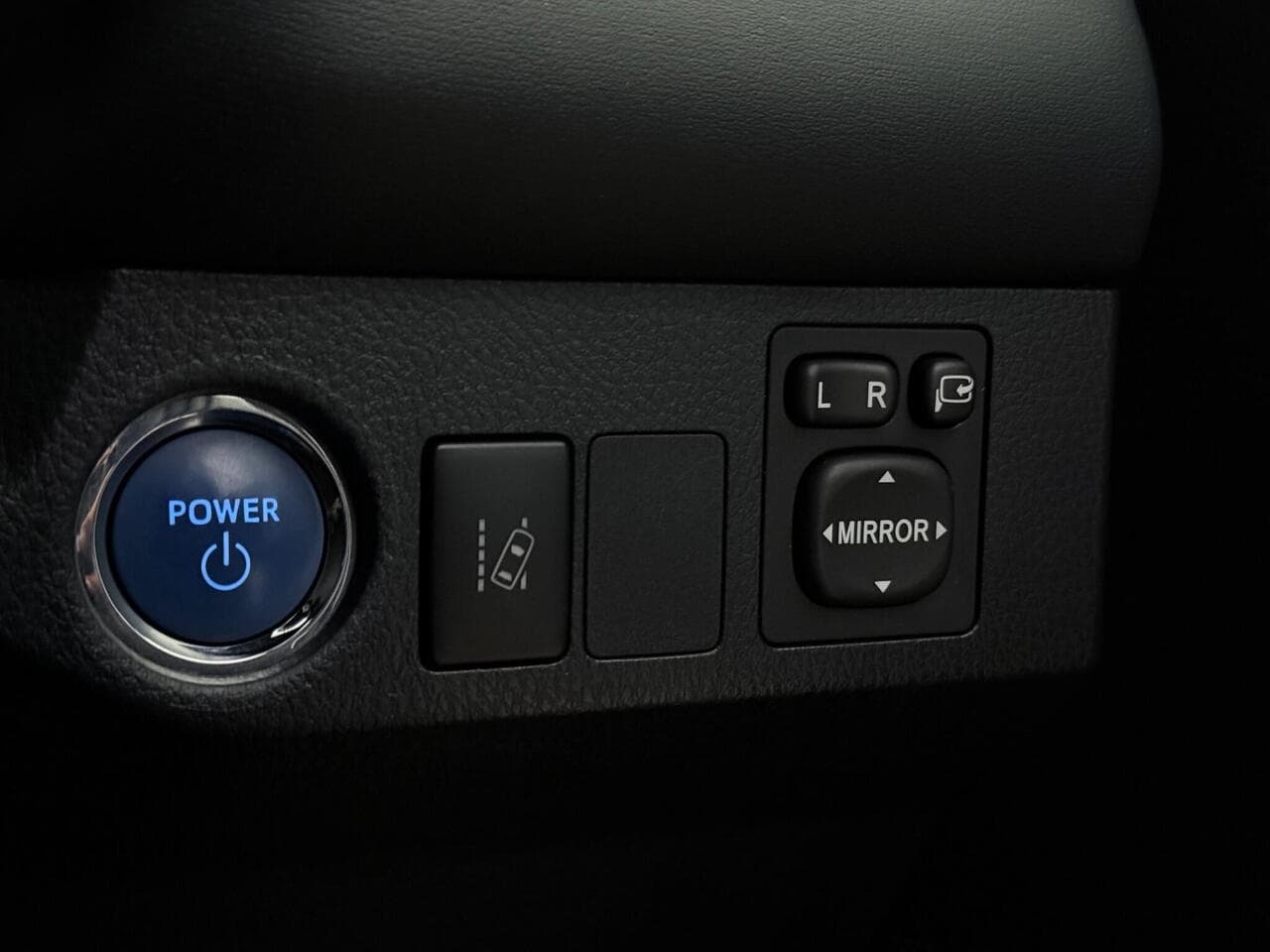 Toyota RAV4 thumbnail Misc Controls