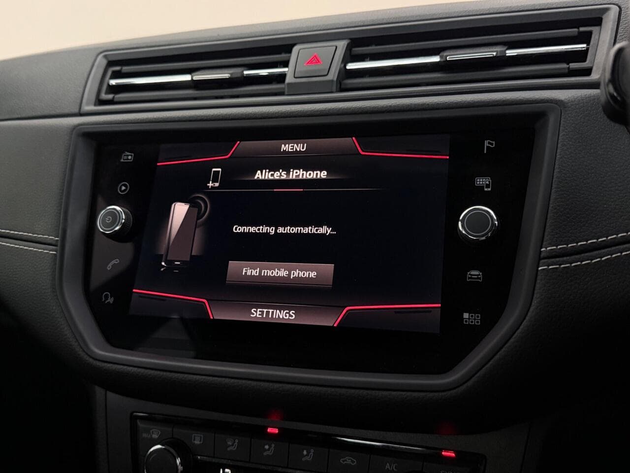 SEAT Arona thumbnail Infotainment System