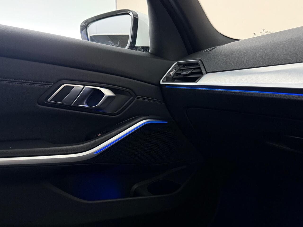 BMW 3 Series thumbnail Misc Controls