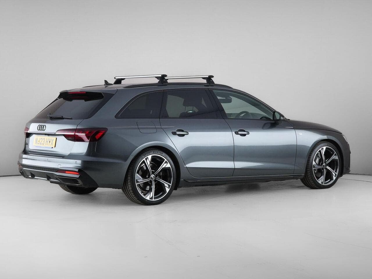 Audi A4 Avant thumbnail Rear Right