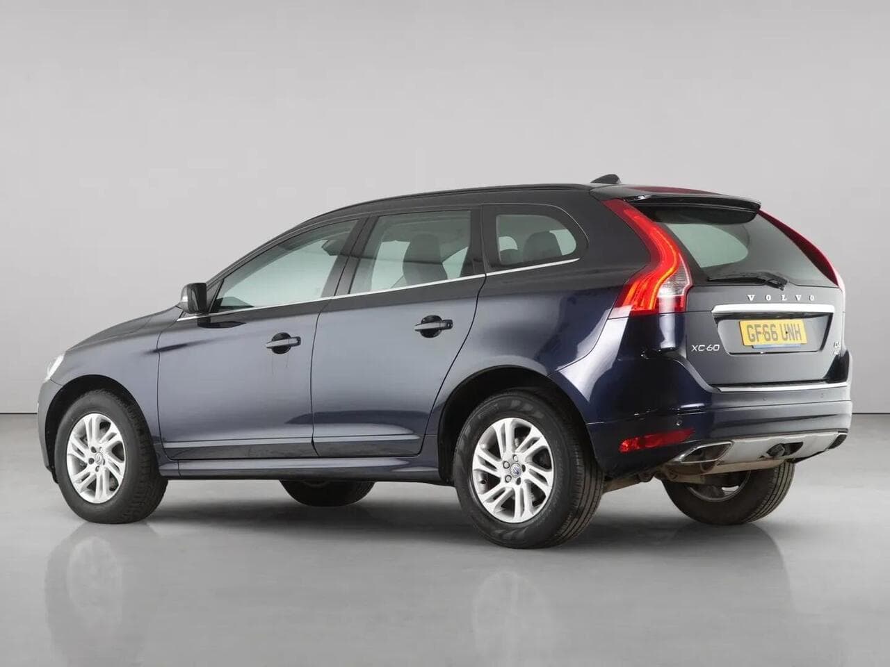 Volvo XC60 thumbnail Rear Left