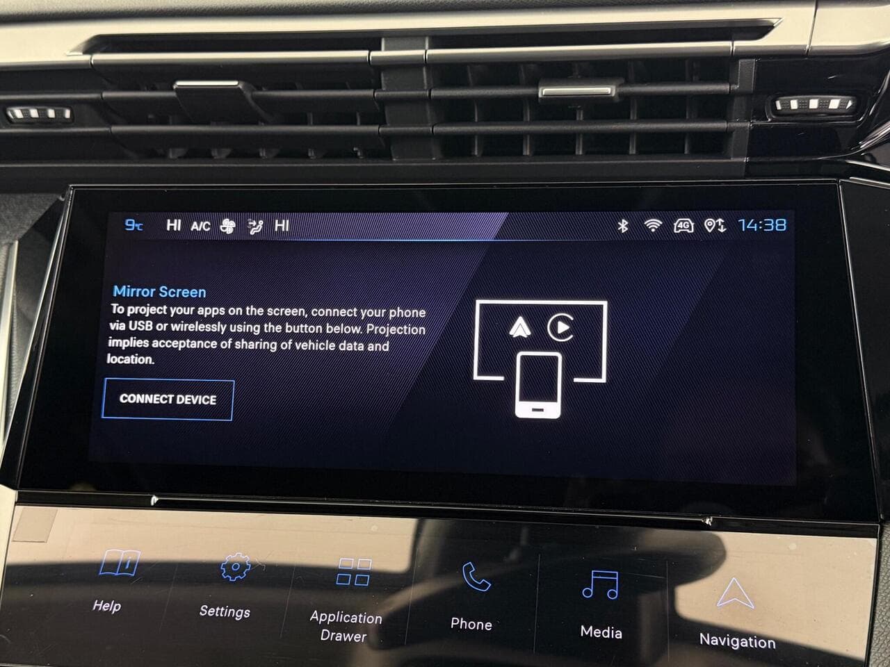 Peugeot 308 SW thumbnail Infotainment System