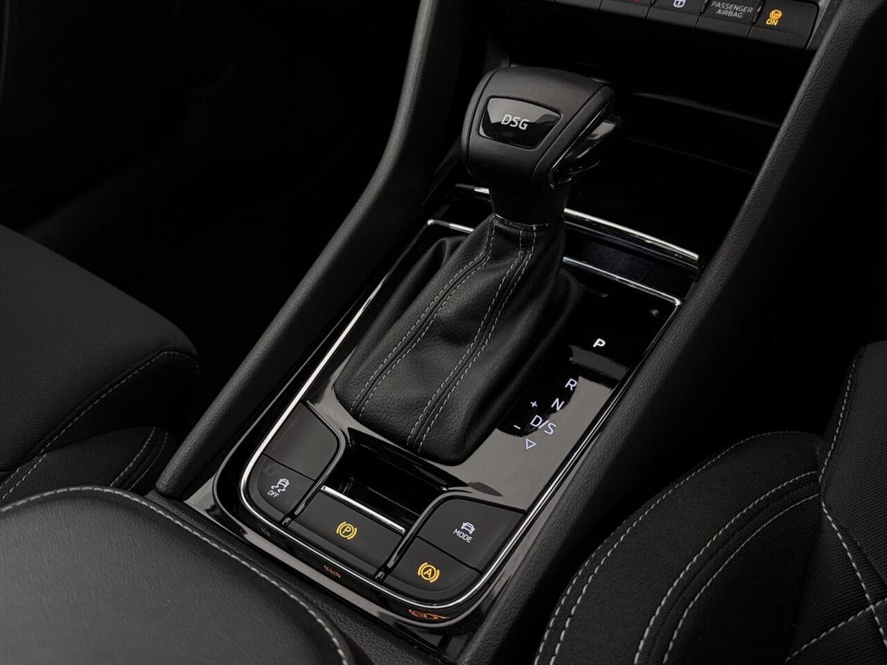 Skoda Karoq thumbnail Interior Front