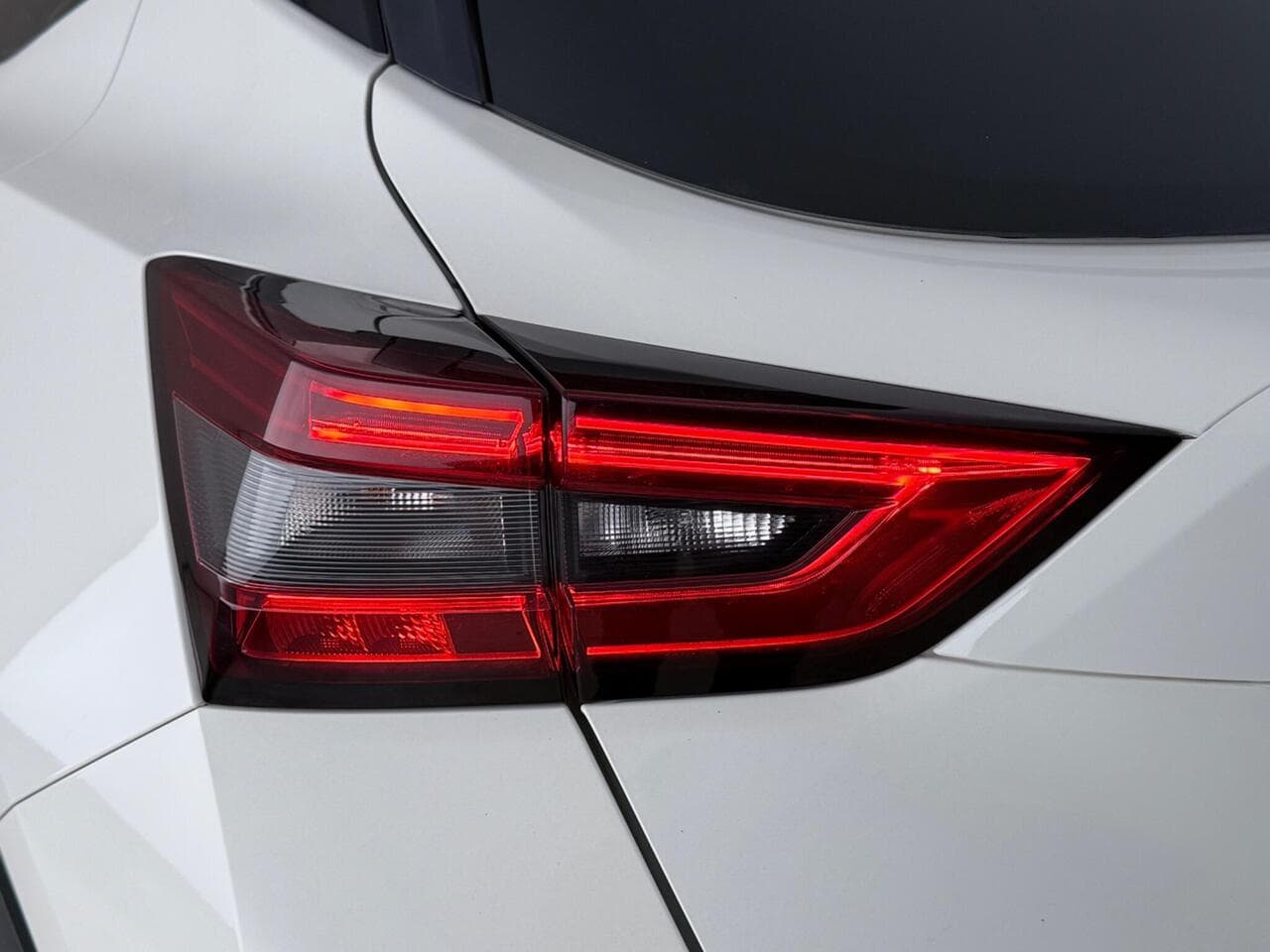 Nissan Juke thumbnail Lights Rear