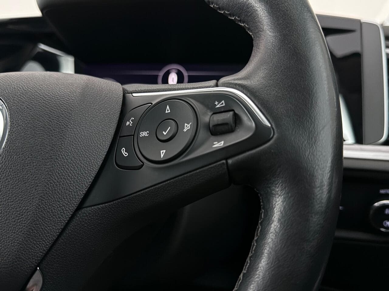 Vauxhall Grandland X thumbnail Misc Controls