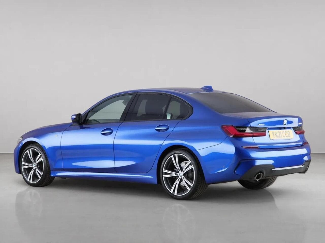 BMW 3 Series thumbnail Rear Left