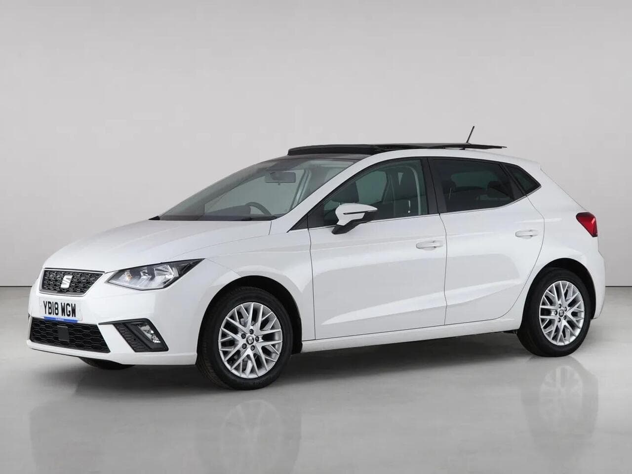 SEAT Ibiza thumbnail Front Left