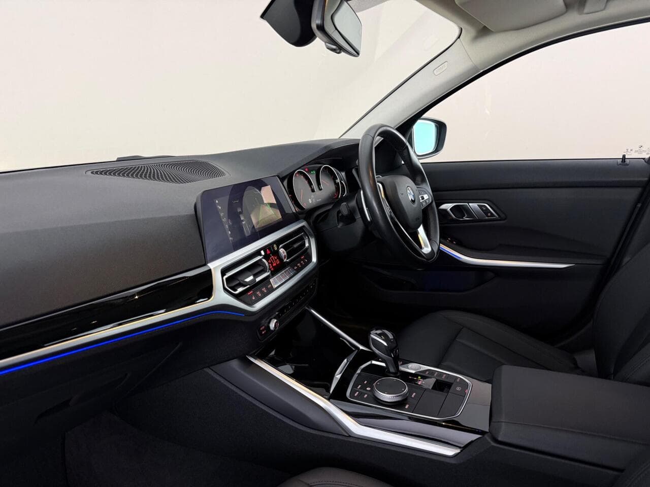 BMW 3 Series thumbnail Interior Front