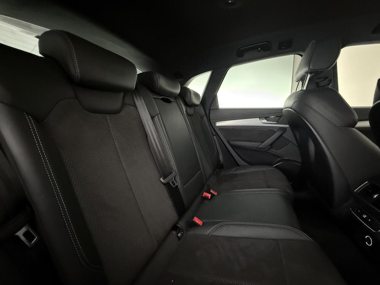 Audi Q5 thumbnail Seats Rear