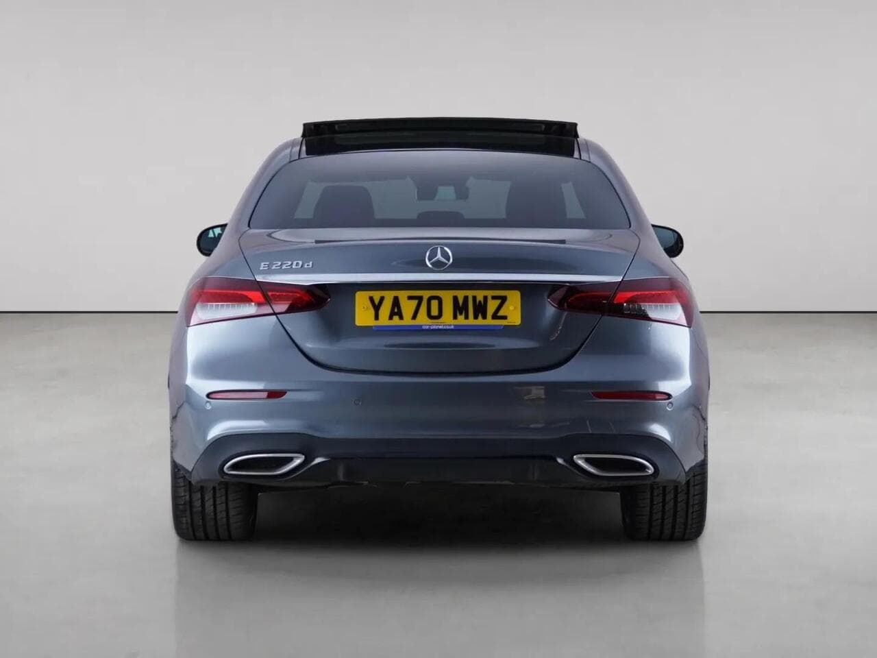 Mercedes-Benz E Class thumbnail Rear