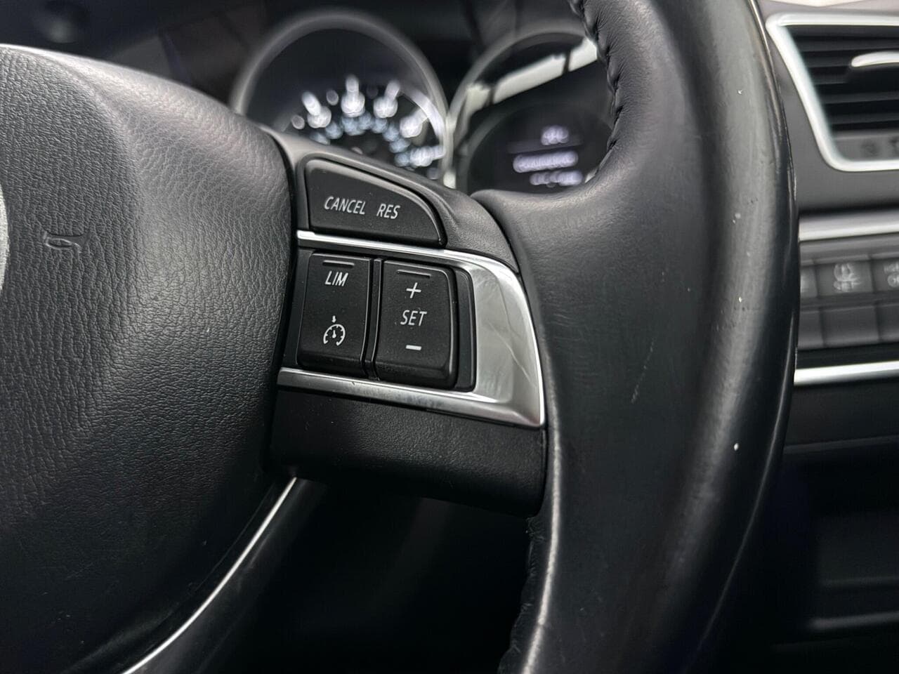 Mazda CX-5 thumbnail Misc Controls