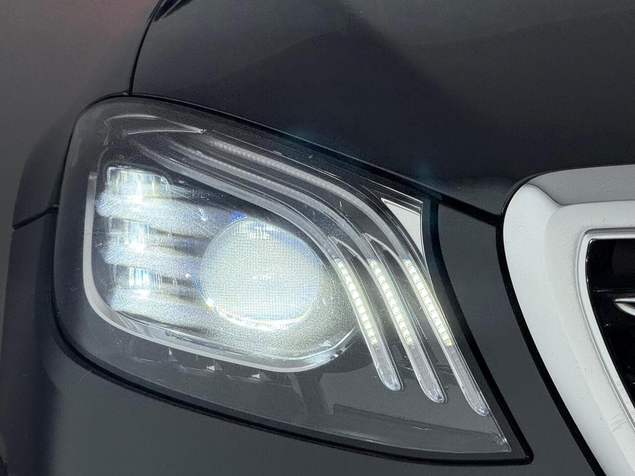 Mercedes-Benz S Class thumbnail Lights Front