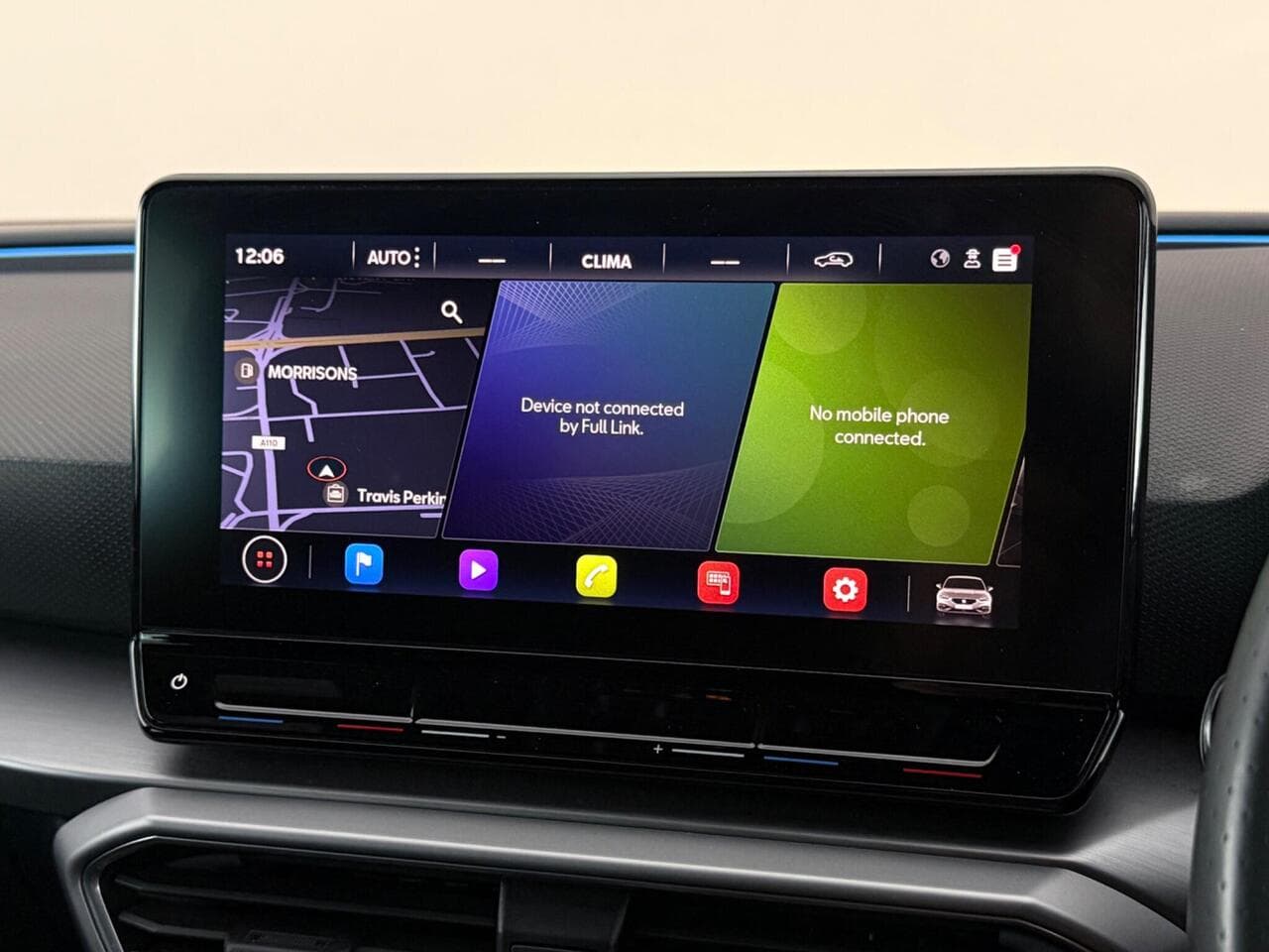 SEAT Leon thumbnail Infotainment System