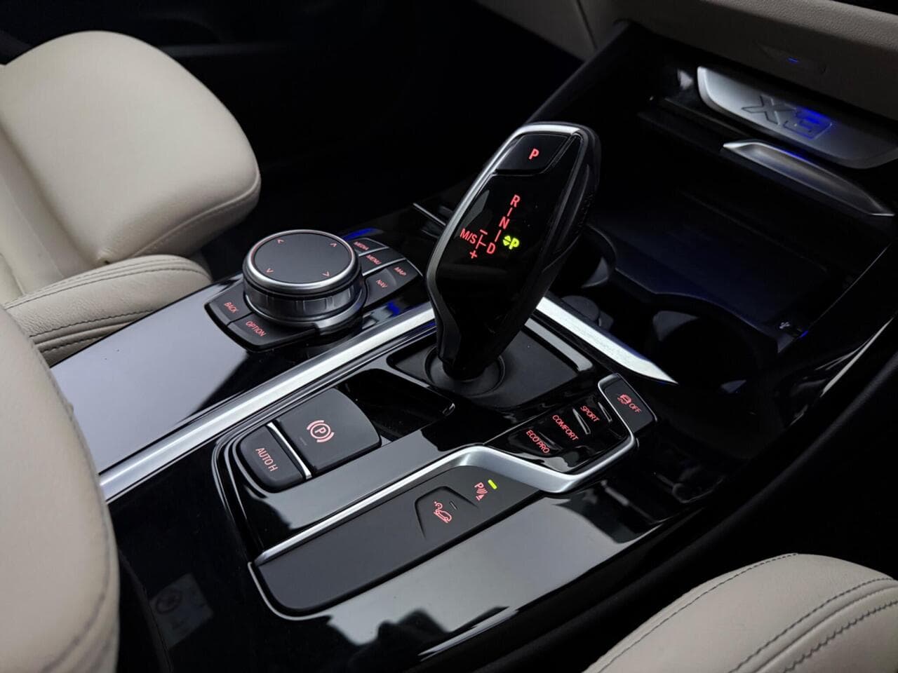 BMW X3 thumbnail Interior Front