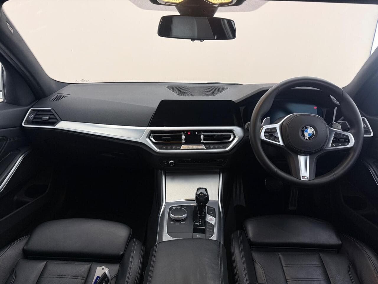 BMW 3 Series thumbnail Interior Front