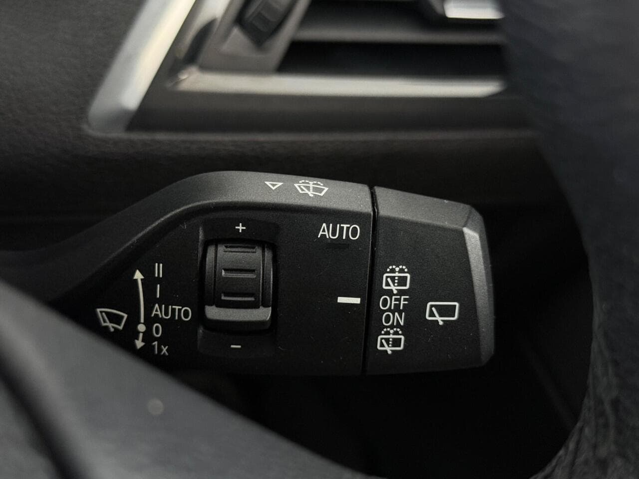 BMW 1 Series thumbnail Misc Controls
