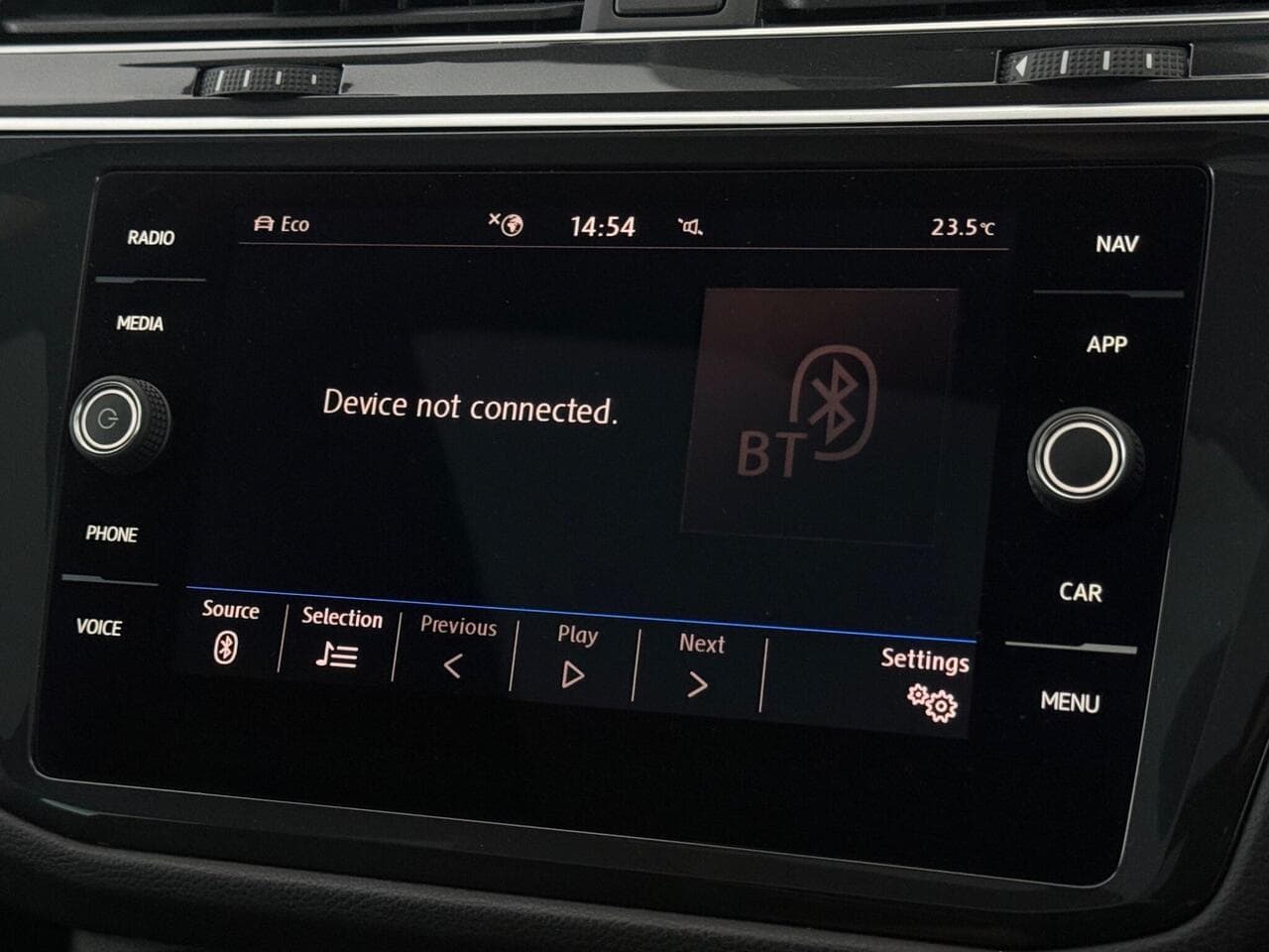 Volkswagen Tiguan thumbnail Infotainment System
