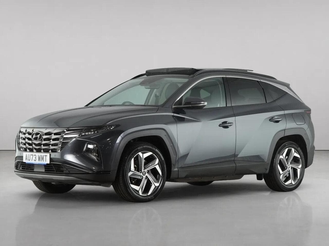 Hyundai TUCSON thumbnail Front Left