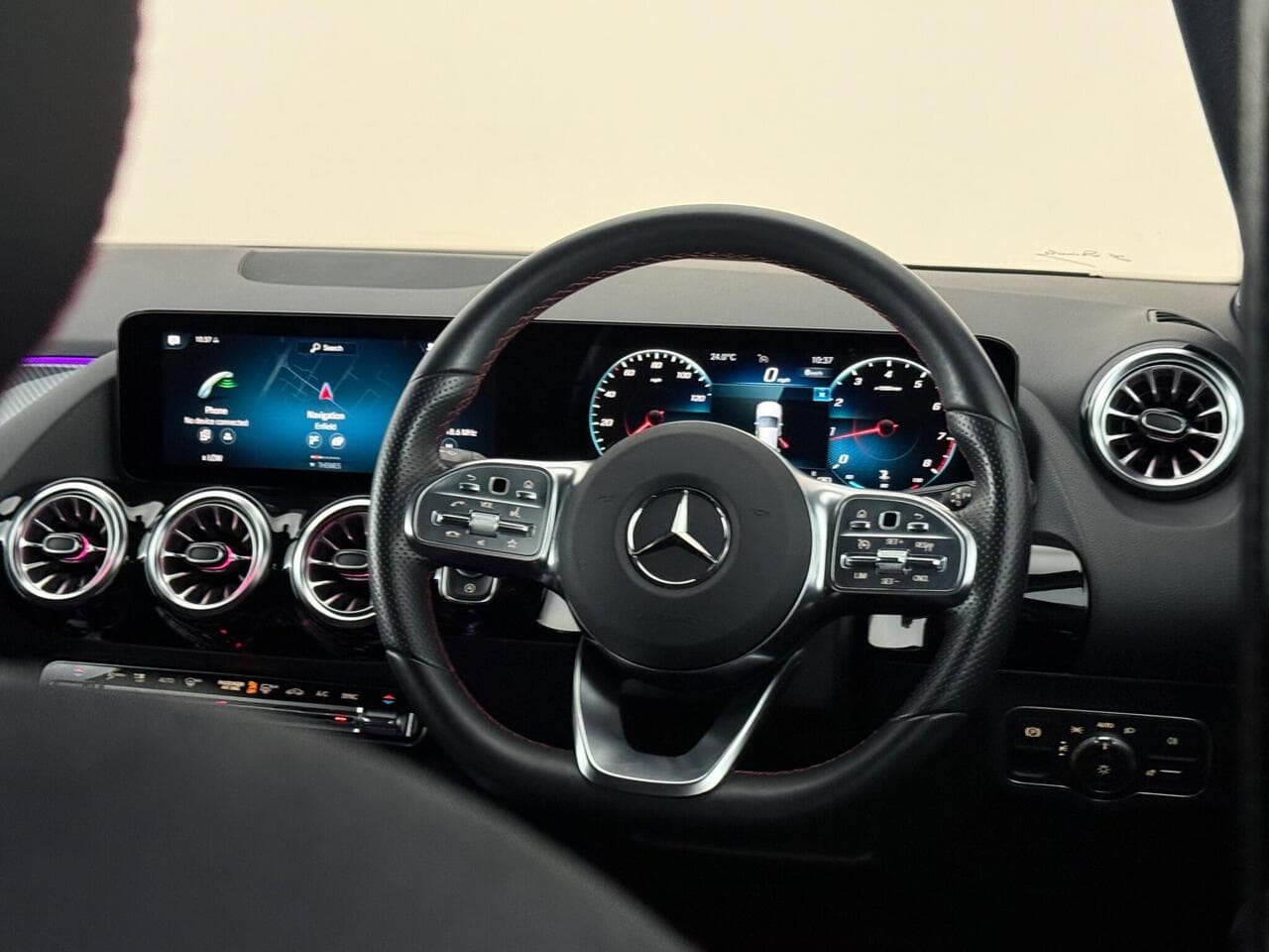 Mercedes-Benz GLA thumbnail Steering Wheel