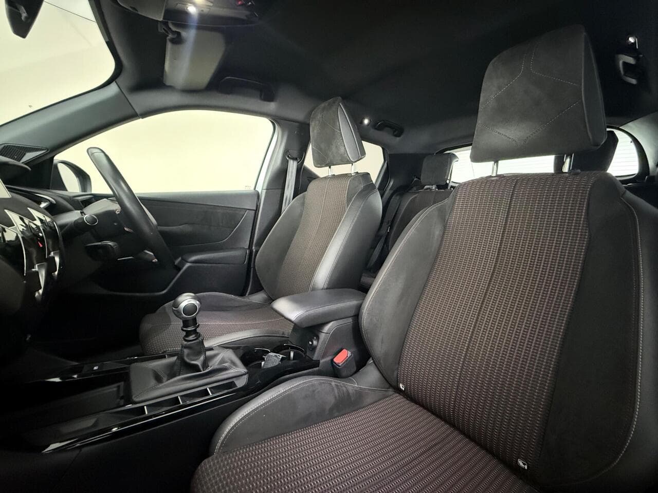 DS AUTOMOBILES DS 3 CROSSBACK thumbnail Seat Front Passenger