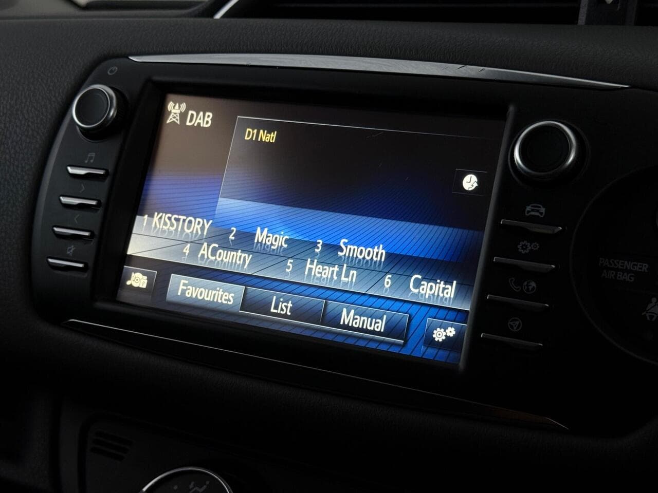 Toyota Yaris thumbnail Infotainment System