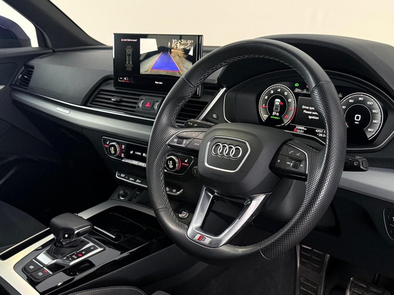 Audi Q5 thumbnail Interior Front