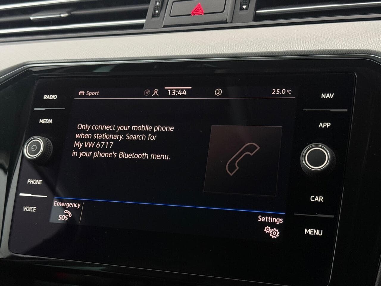 Volkswagen Passat thumbnail Infotainment System