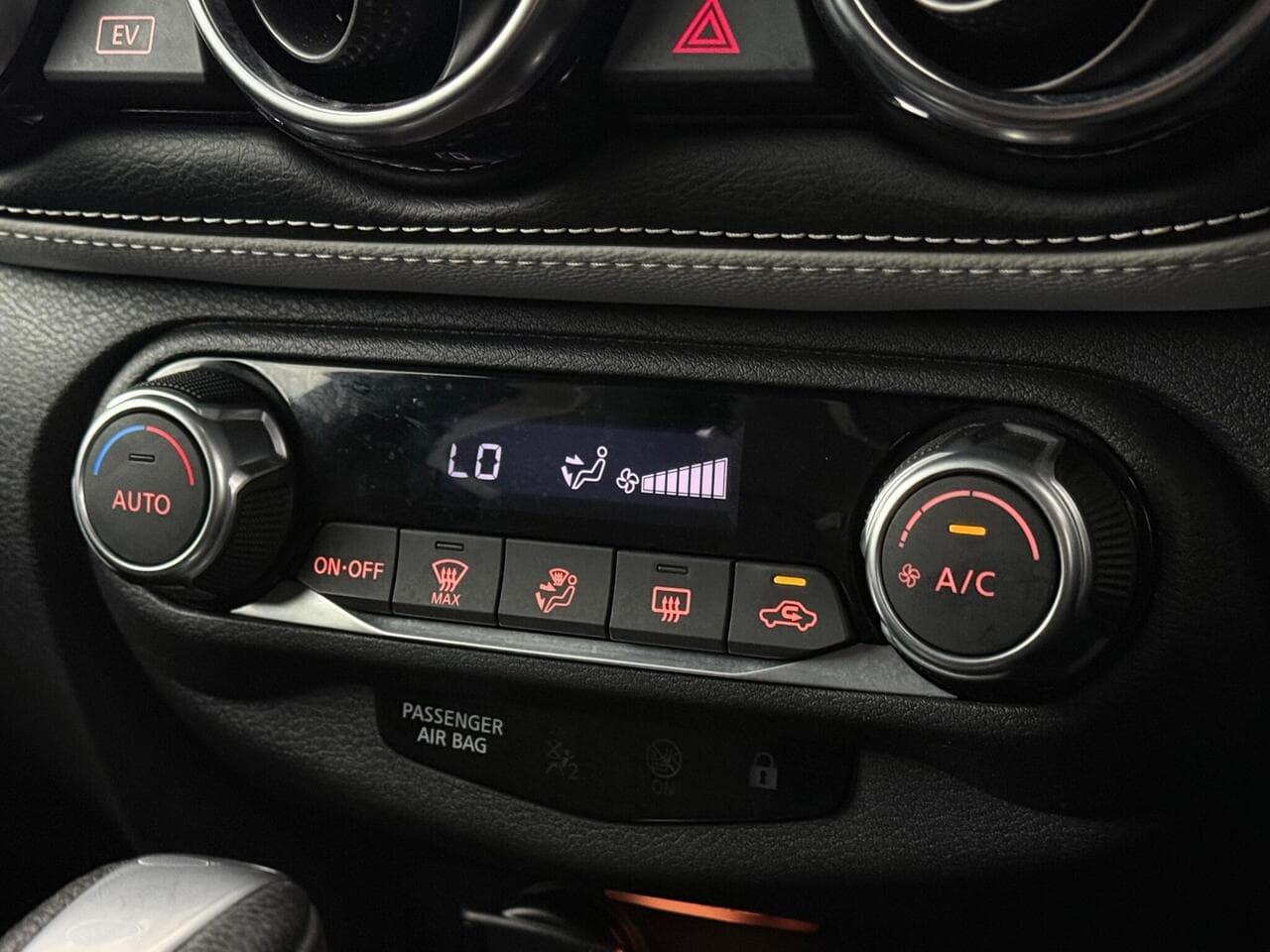 Nissan Juke thumbnail Misc Controls