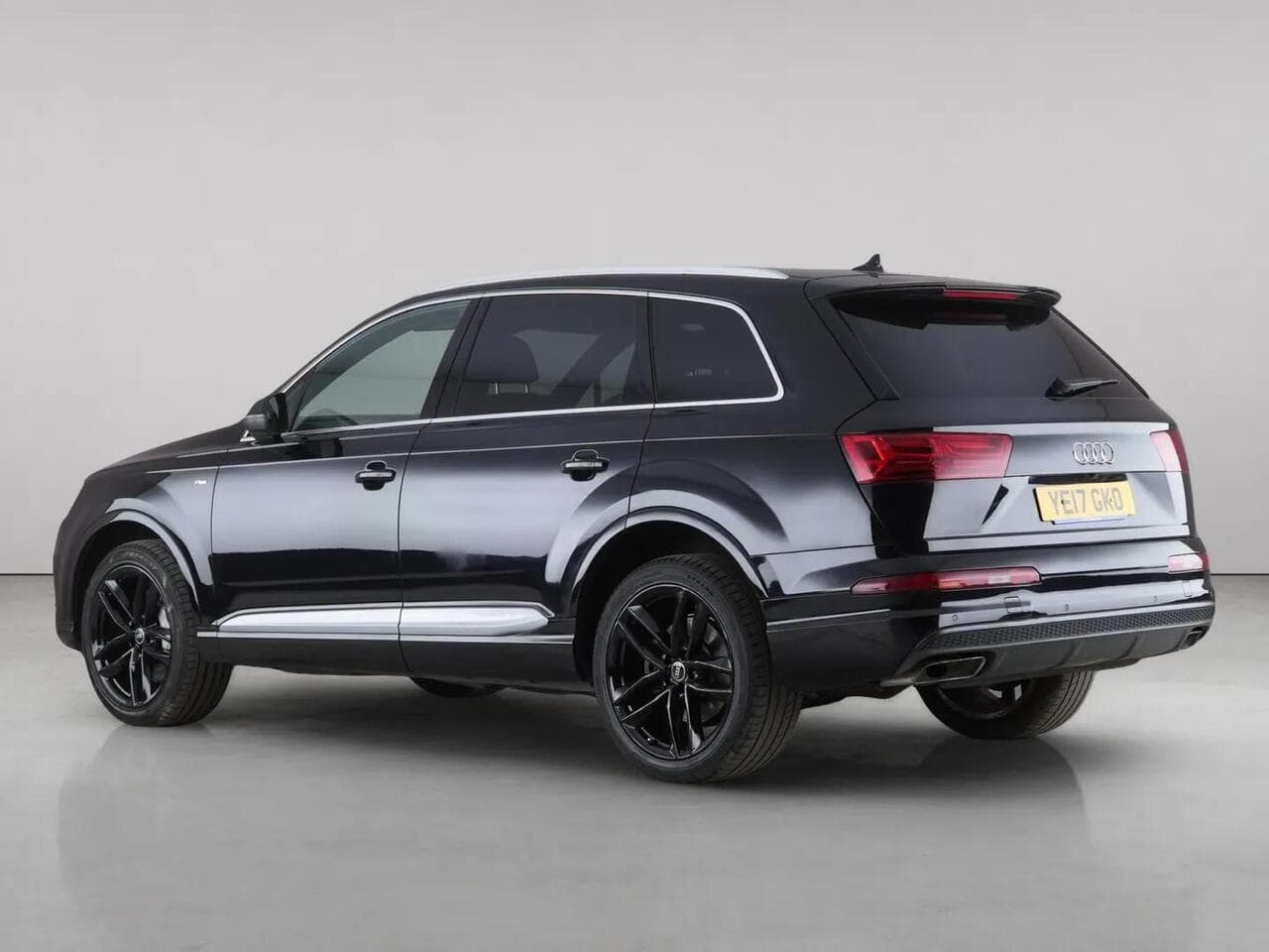 Audi Q7 thumbnail Rear Left